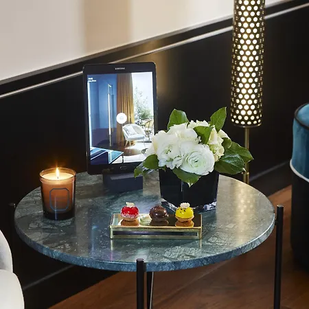 Le Roch & Hotel Paris