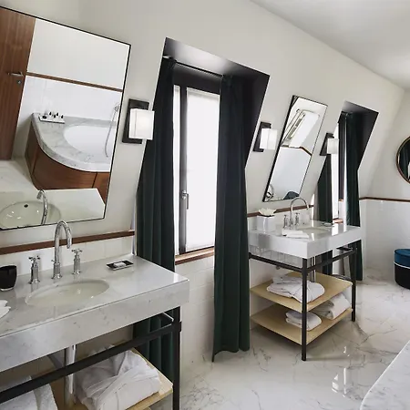 Le Roch & Hotel 5*
