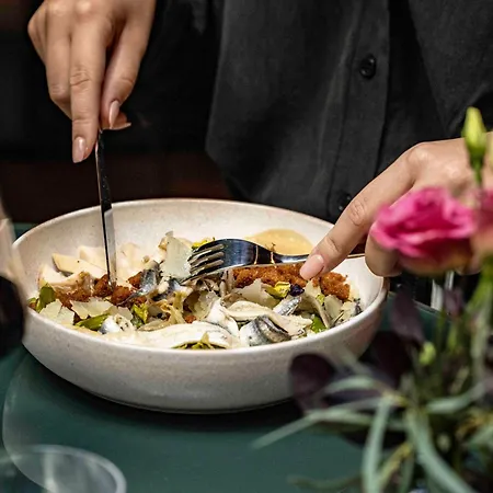 Le Roch & 5* Paris