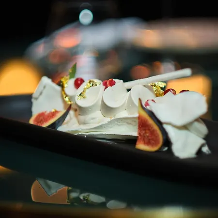 Le Roch & 5* Paris