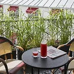 Hotel Le Roch & Paris